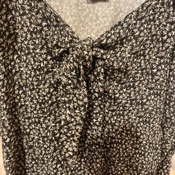 NWT Hurley Juniors' Keyhole Mini Dress - Fawn Ditsy, Size Medium - Picture 5 of 10